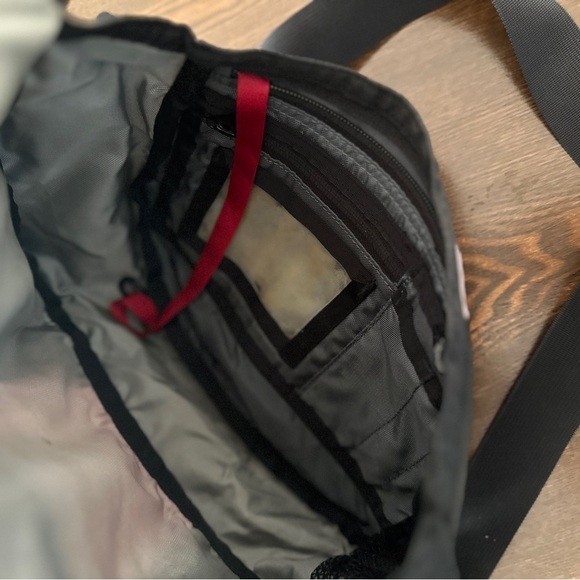 Timbuk2 Black and Pink Messenger Bag/Purse - Picture 3 of 8